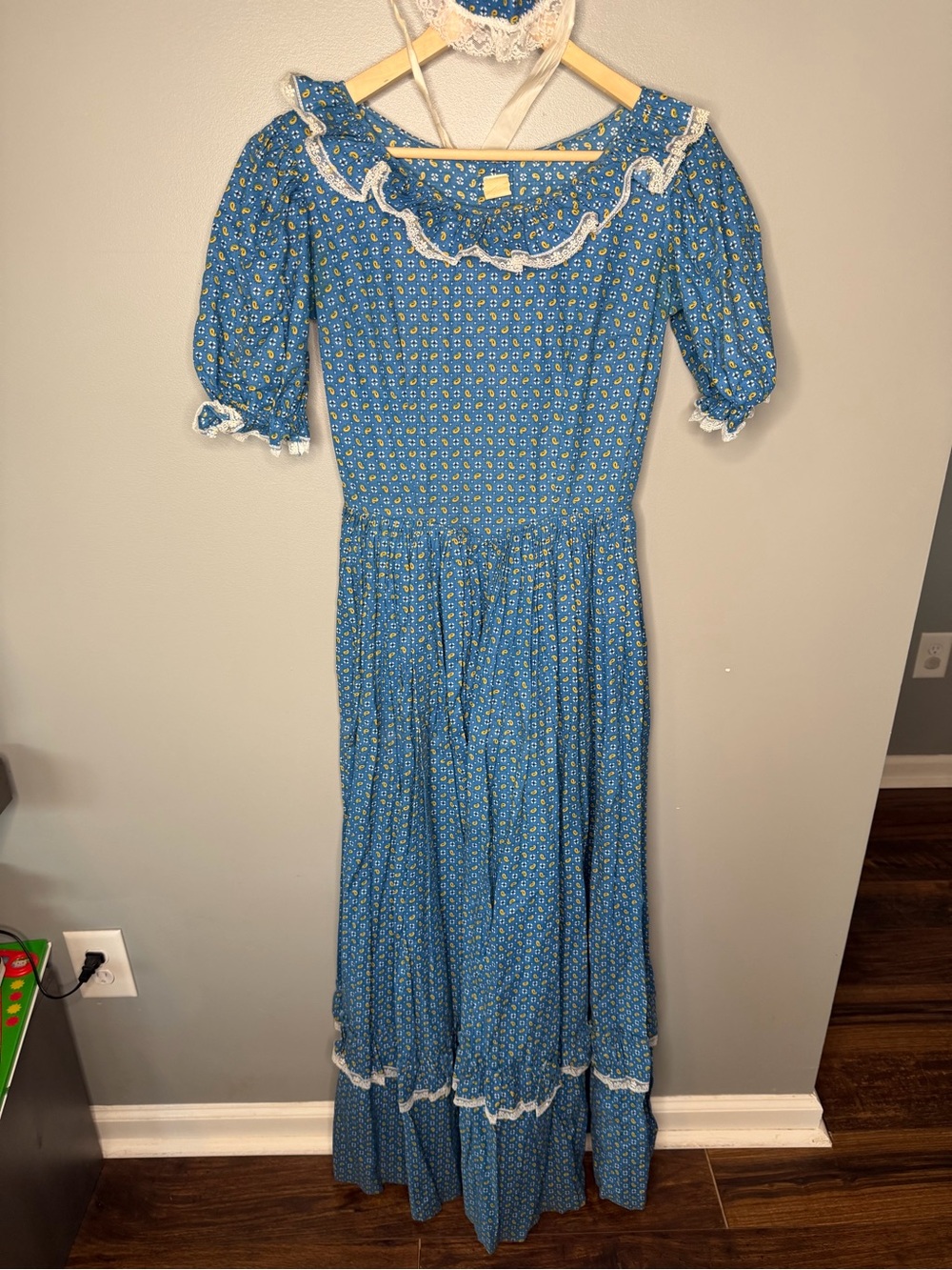 Vintage 1970s Paisley Calico Prairie Maxi Dress with Matching Bonnet - Picture 3 of 13